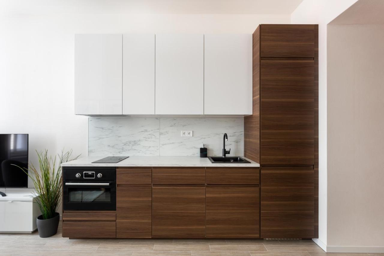 Days - Minimalist - Easy Access Apartment *