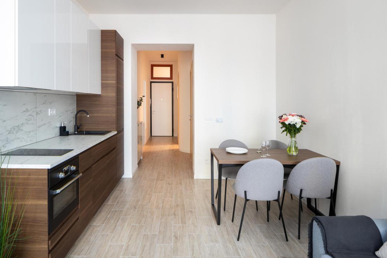 Apartment Days - Minimalist - Easy Access Prague
